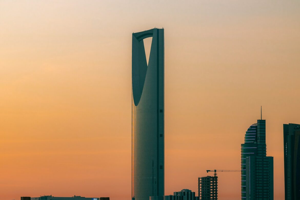 Riyadh skyline and mosque illustrating the Saudi Arabia and Yemen regional tensions