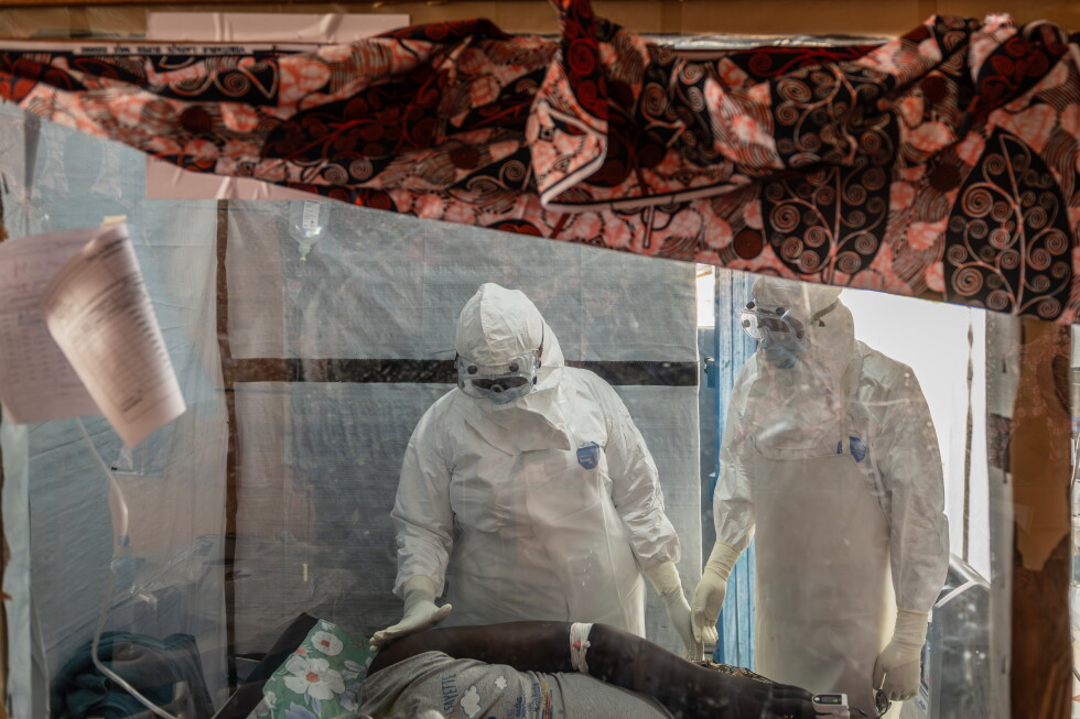 Health workers responding to the Ebola outbreak in Congo